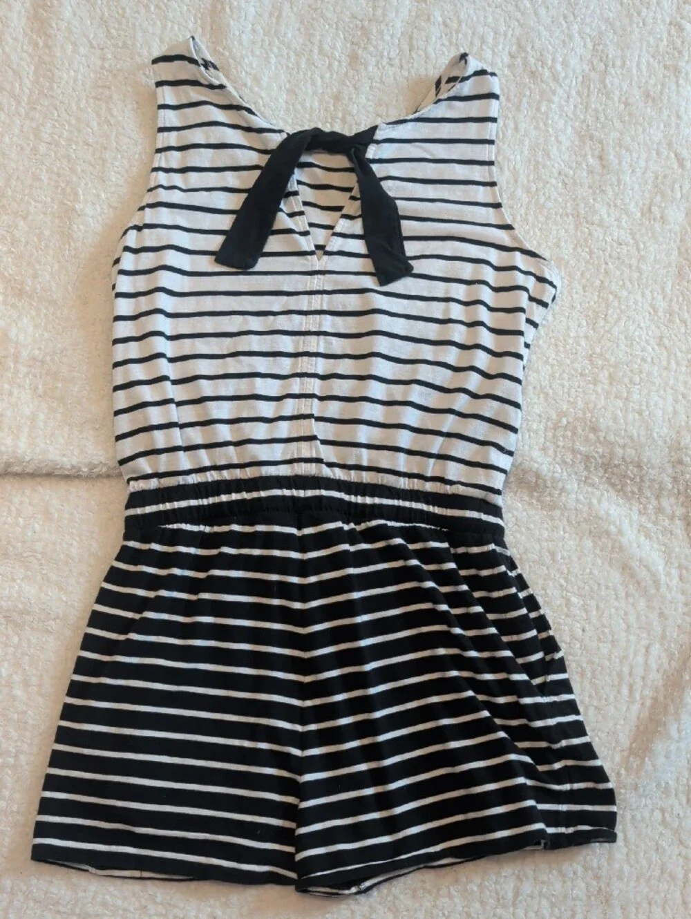 Vineyard Vines Striped Romper | Women's Small | Black & White Sleeveless. - Picture 2 of 2